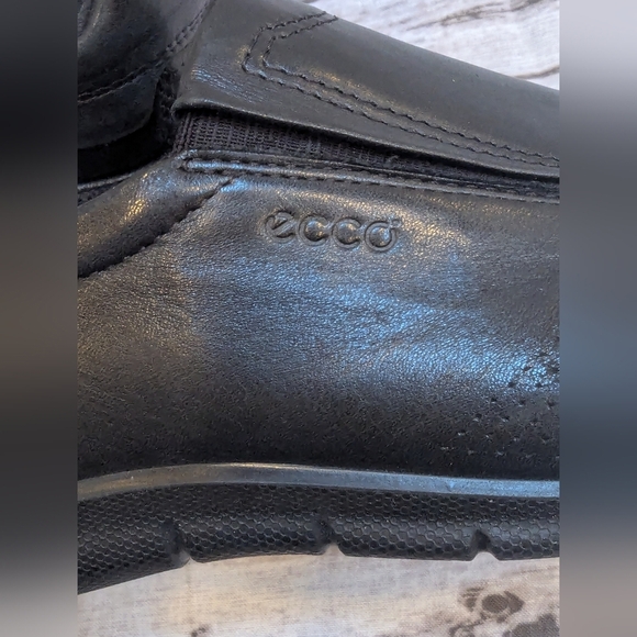 Ecco Size 39 Slip On Black Leather 8.5 US Size Excellent Condition - Picture 7 of 14